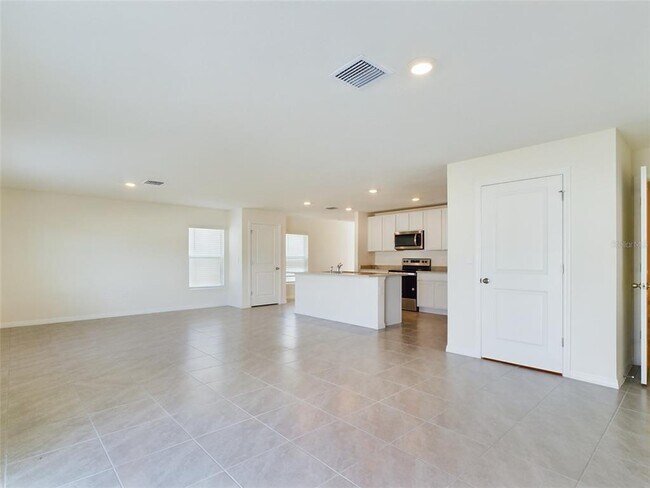 Building Photo - 8626 SW 46th Ave
