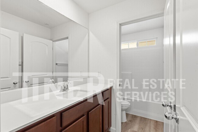 Building Photo - 3786 Samuelson Way