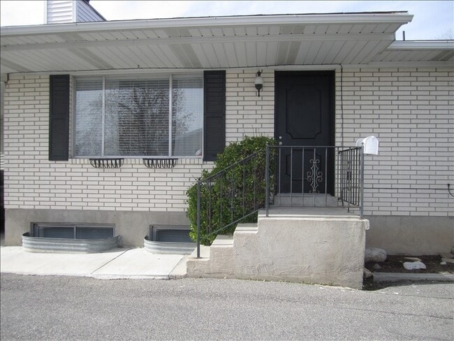 Building Photo - 3790 S 2000 E