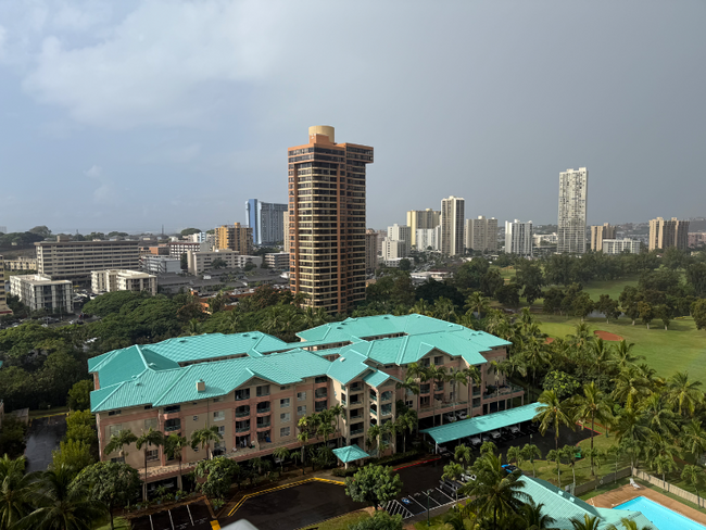 Building Photo - 3009 Ala Makahala Pl