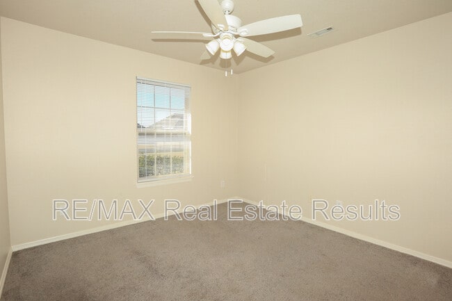 Building Photo - 1592 Hutchinson St