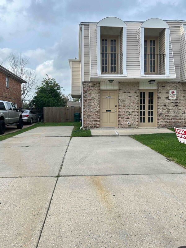 Building Photo - 3731 Bunker Hill Dr