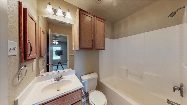 Building Photo - 4023 Southern Trace Dr