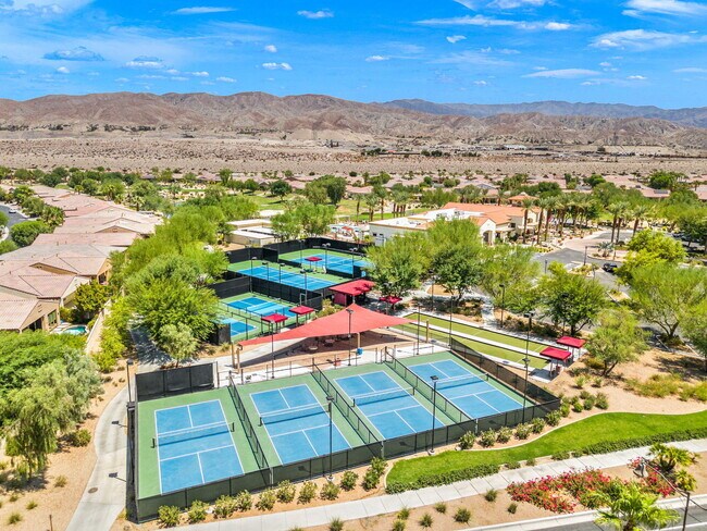 Building Photo - 39295 Camino Manena