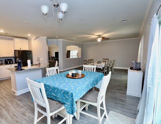 Building Photo - 525 Kittiwake Ln