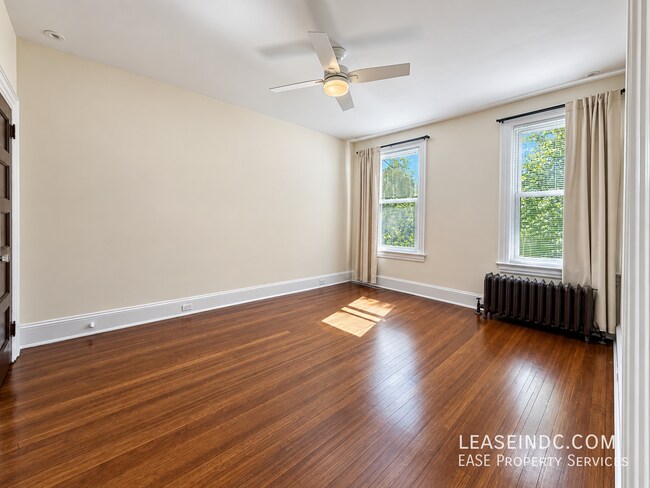 Building Photo - 1211 Park Rd NW