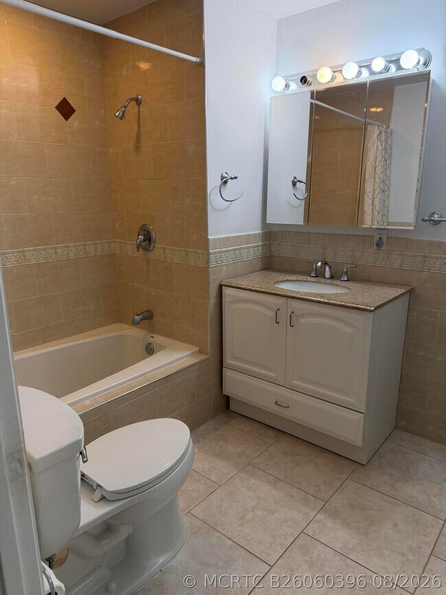 Building Photo - 8857 Bella Vista Dr