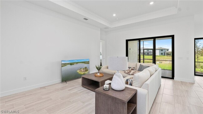 Building Photo - 1905 Fresno Ave