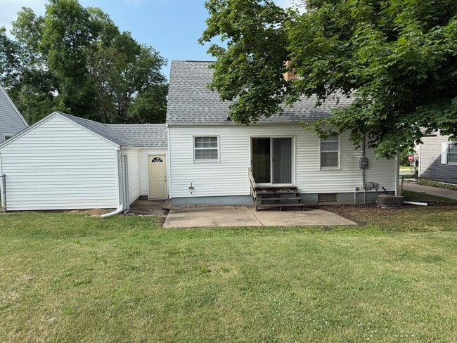 Primary Photo - 514 36th St NE