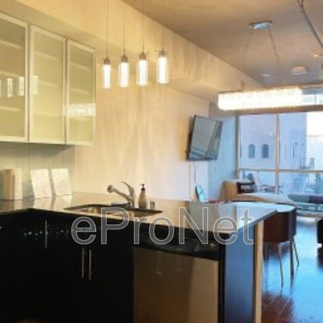 Building Photo - 353 E Bonneville Ave