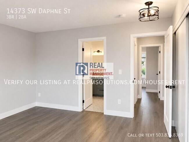 Building Photo - 14373 SW Daphne St