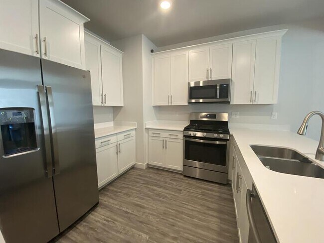 Building Photo - 15499 Aqua Mountain Ln