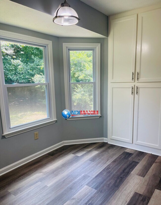 Building Photo - Cozy ranch in the BROOKWOOD cluster in Sne...