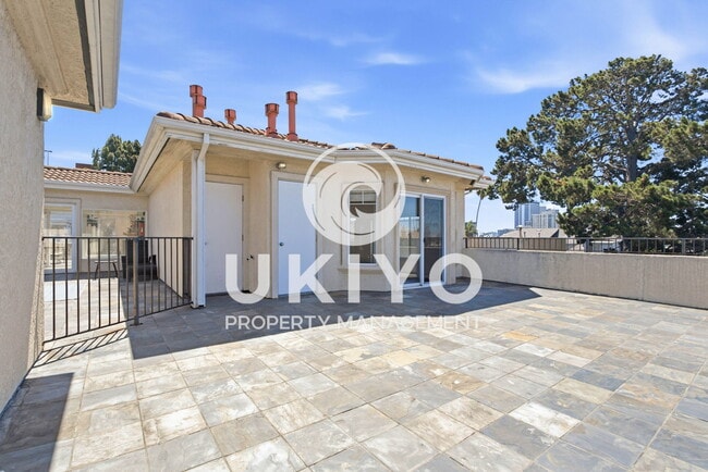 Building Photo - 2933 McClure St