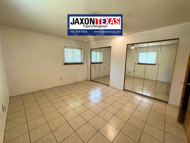 Building Photo - 1067 Villa Linda Way