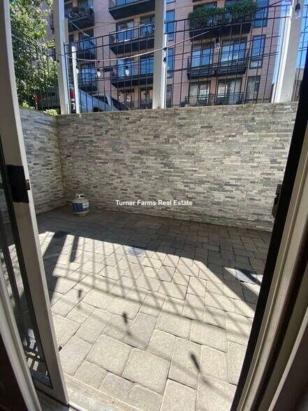 Building Photo - 469 Massachusetts Ave