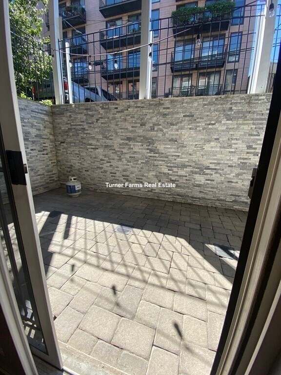 Building Photo - 469 Massachusetts Ave