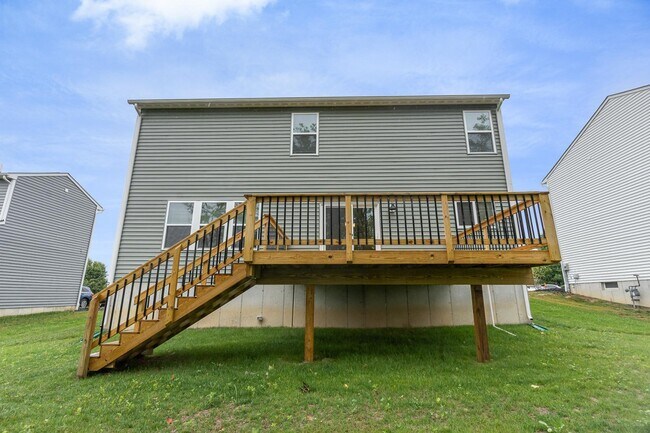 Building Photo - 620 Hogrefe Rd