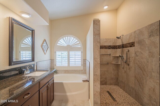 Building Photo - 9264 E Blanche Dr