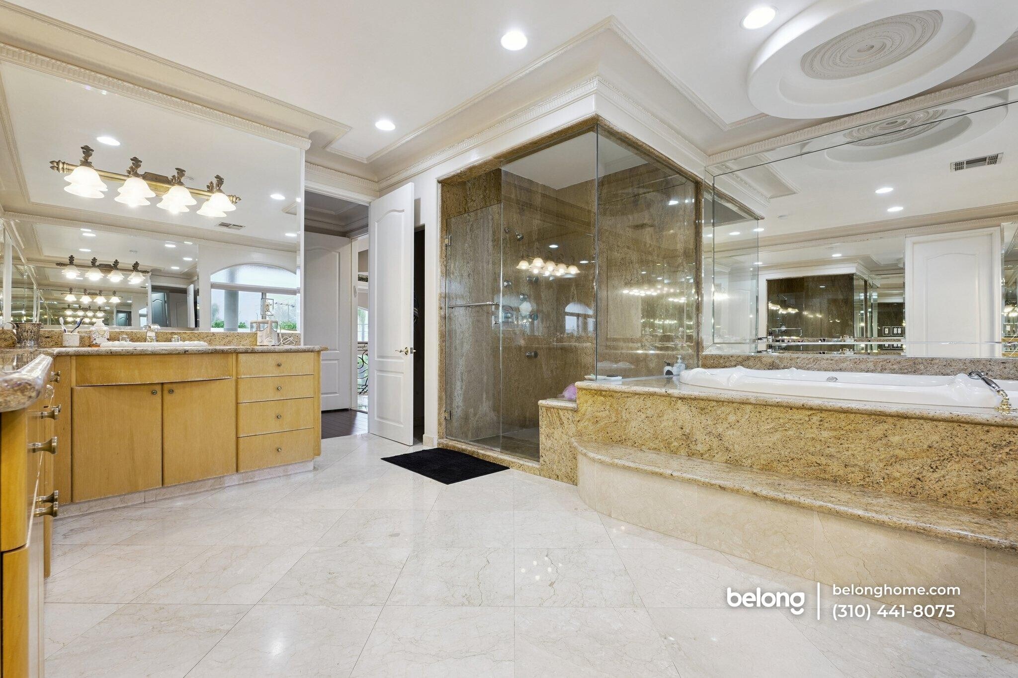 Building Photo - 5344 Leghorn Ave