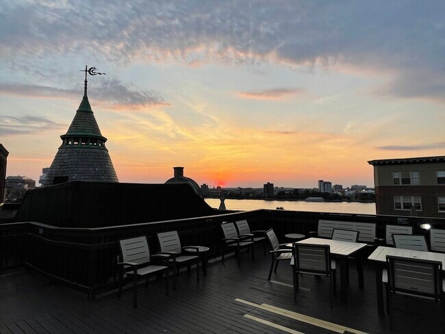 Building Photo - 4 Charlesgate E
