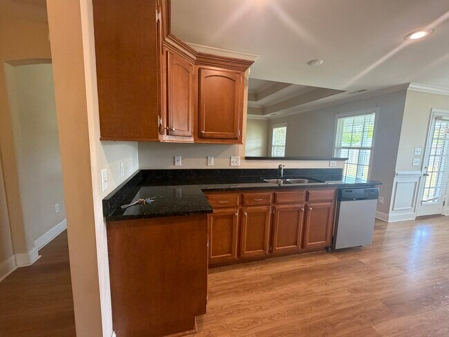 Building Photo - 2850 Foxcroft Cir