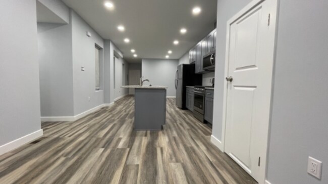 Building Photo - 7953 Burholme Ave
