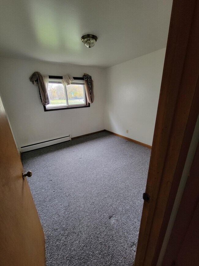 Building Photo - 6521