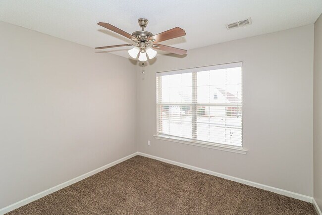 Building Photo - 2792 Shady Well