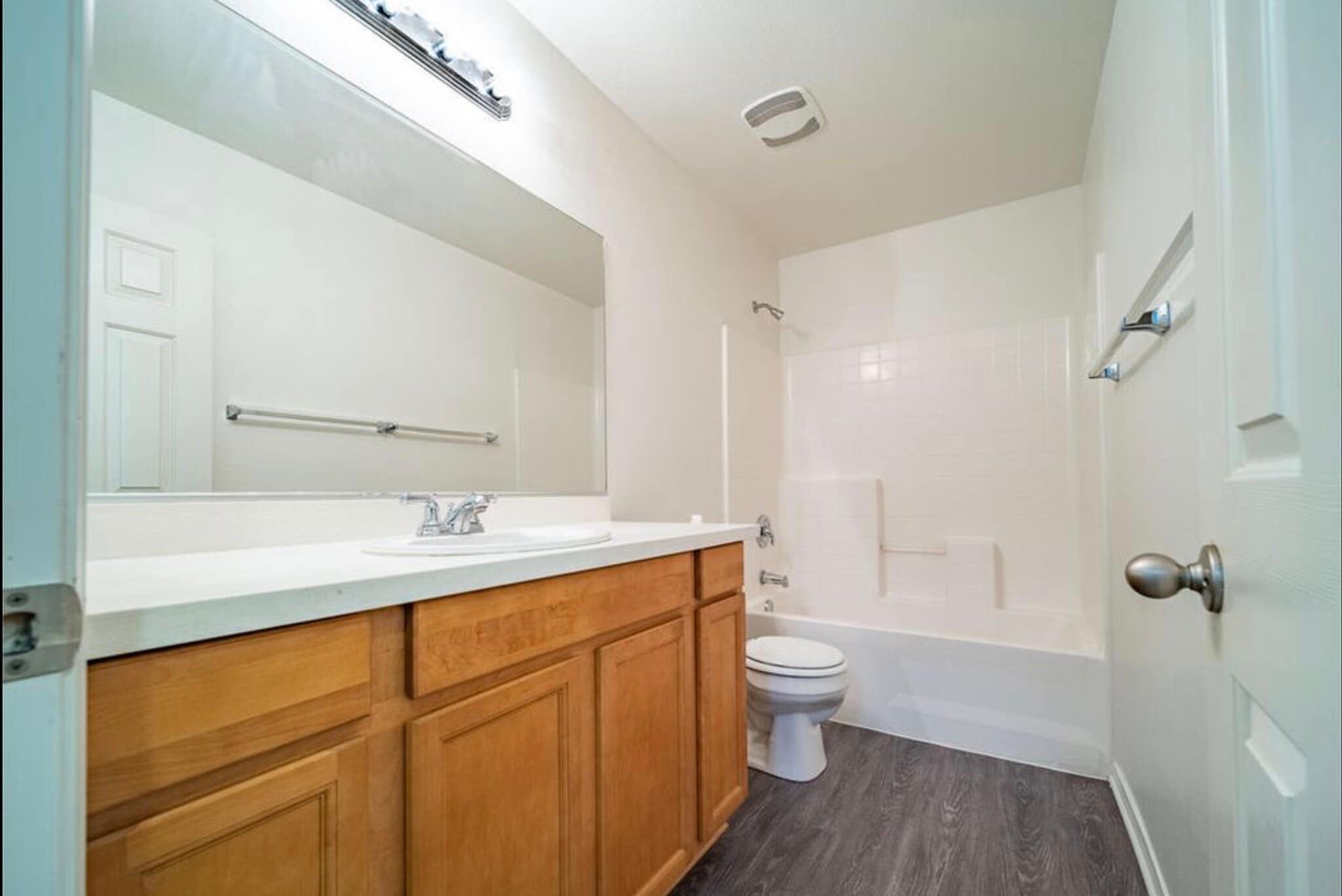 Building Photo - 1036 Playa del Norte