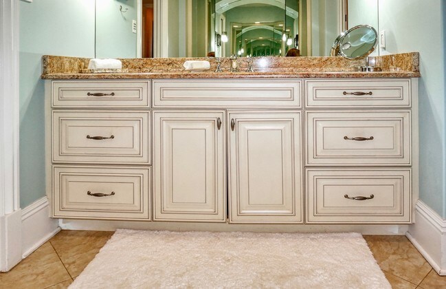 Building Photo - 1363 Oceanview Dr