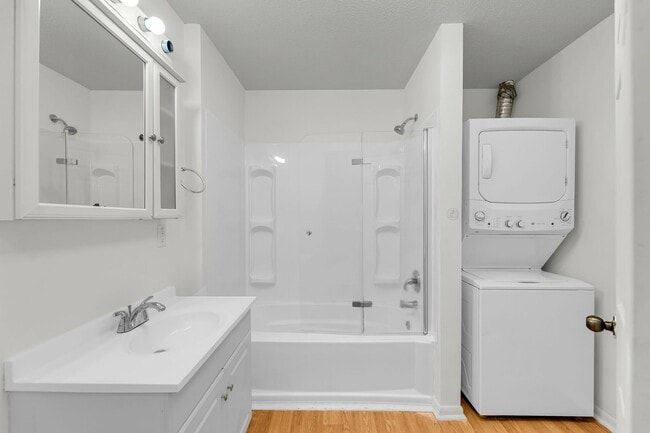 Building Photo - Folly Beach Apartment: Steps From All The Action