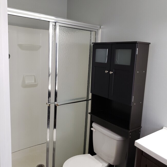 Building Photo - 7808 E 128th St