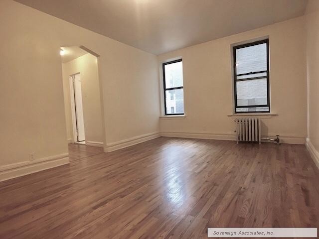 Living Room In - 400 Fort Washington Avenue