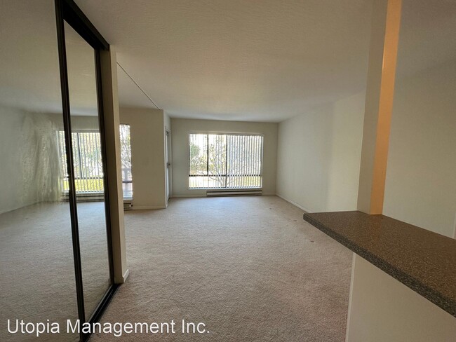 Building Photo - Studio, 1 bath House - 8 Admiral Drive #341