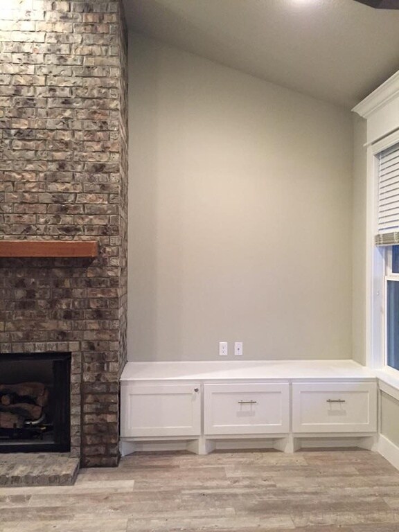 Building Photo - 5802 W Redbud St