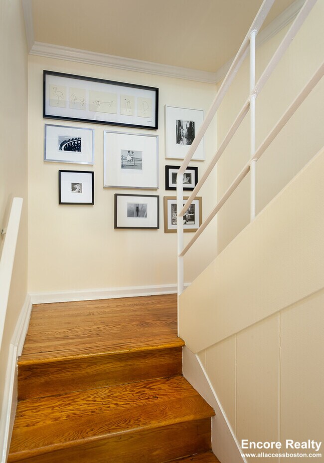 Building Photo - 51 Thornton Rd