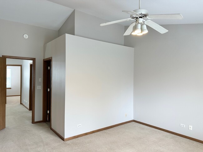 Building Photo - 125 Capella Ct