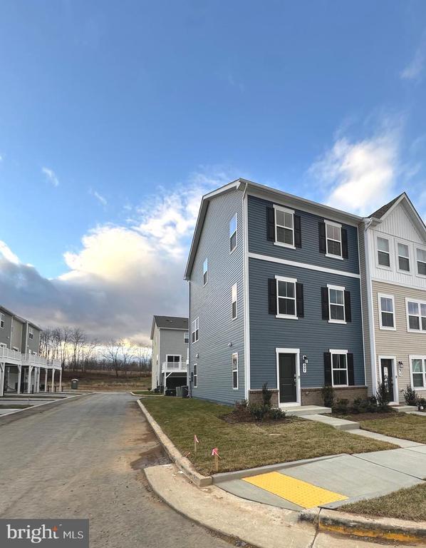 Building Photo - 27 Rolling Branch Dr