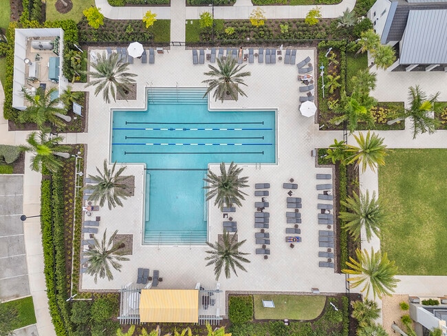 Building Photo - 5320 St Armands Way