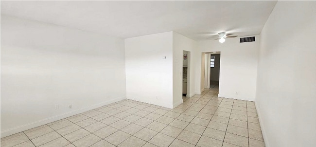 Building Photo - 230 SW 11th Ave