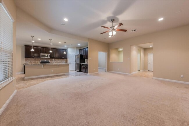 Building Photo - 1920 Mary Ella Dr