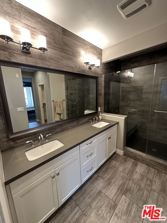 Building Photo - 72 Capricorn