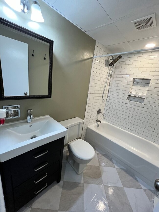 Building Photo - One Bedroom One Bath with Utilities includ...