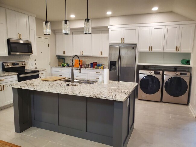 Primary Photo - Beautiful home for Lease in Cedar Park, ba...