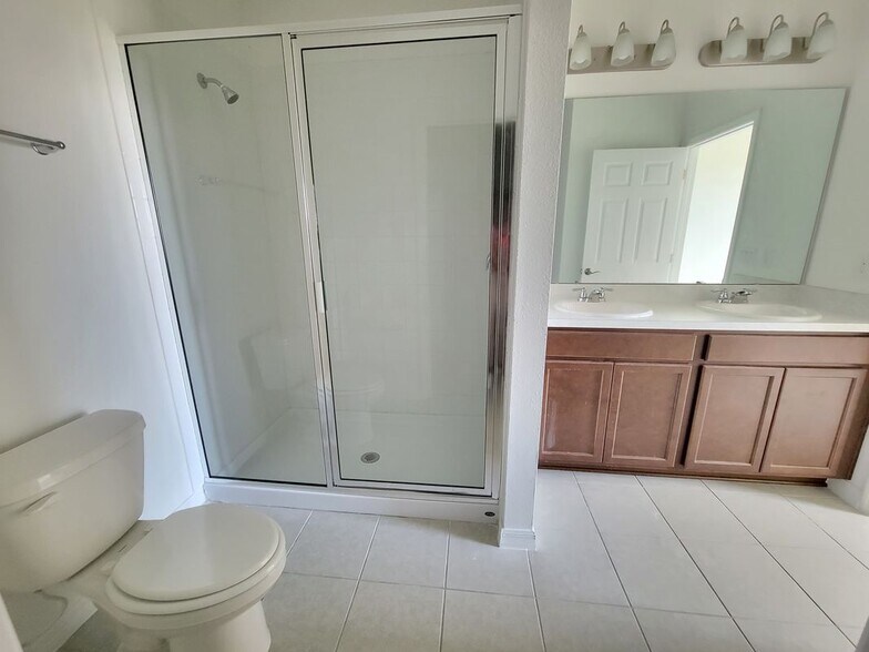 Building Photo - 1346 Normandy Dr