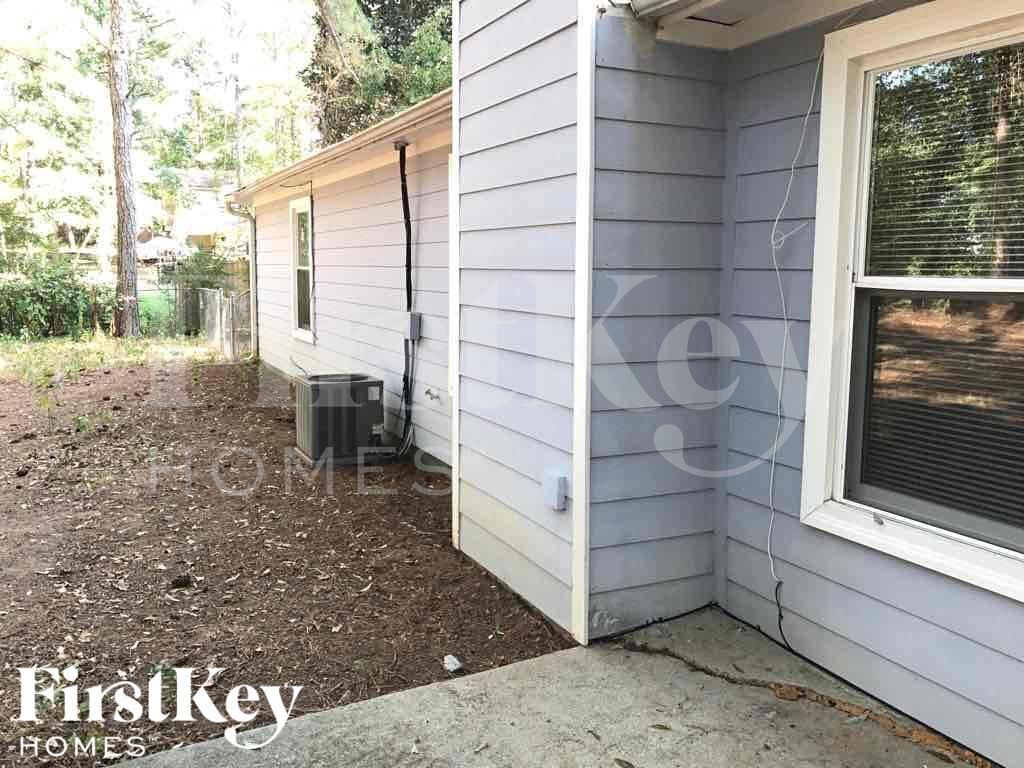 Building Photo - 5334 Memorial Ln SW