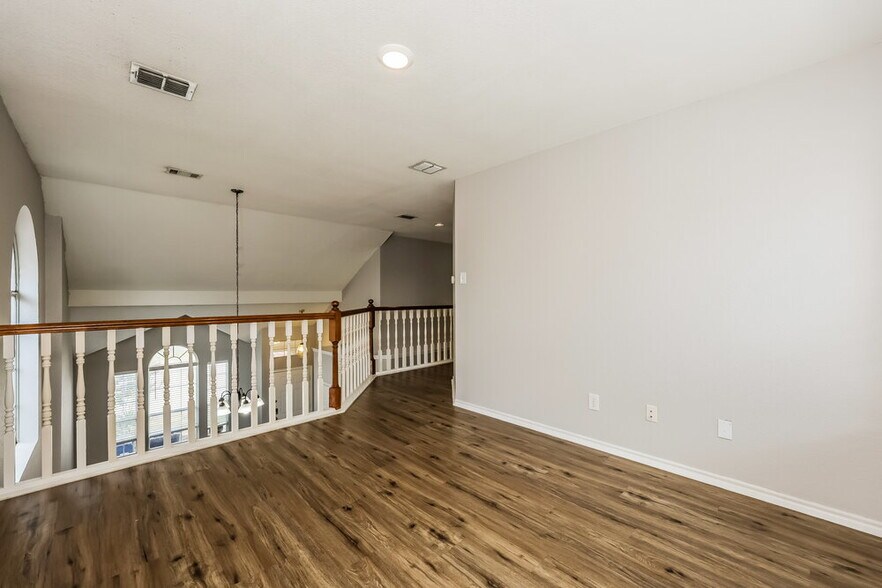 Building Photo - 3011 Renaissance Dr