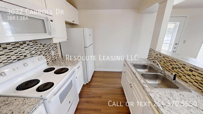 Building Photo - 3032 Carroll Dr
