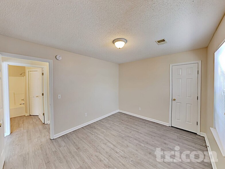 Building Photo - 1310 May Oak Cir